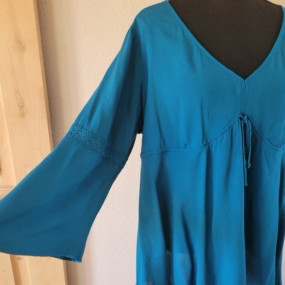 NO BOUNDARIES Teal V Neck Flowy Longsleeve Blouse - Picture 2 of 7